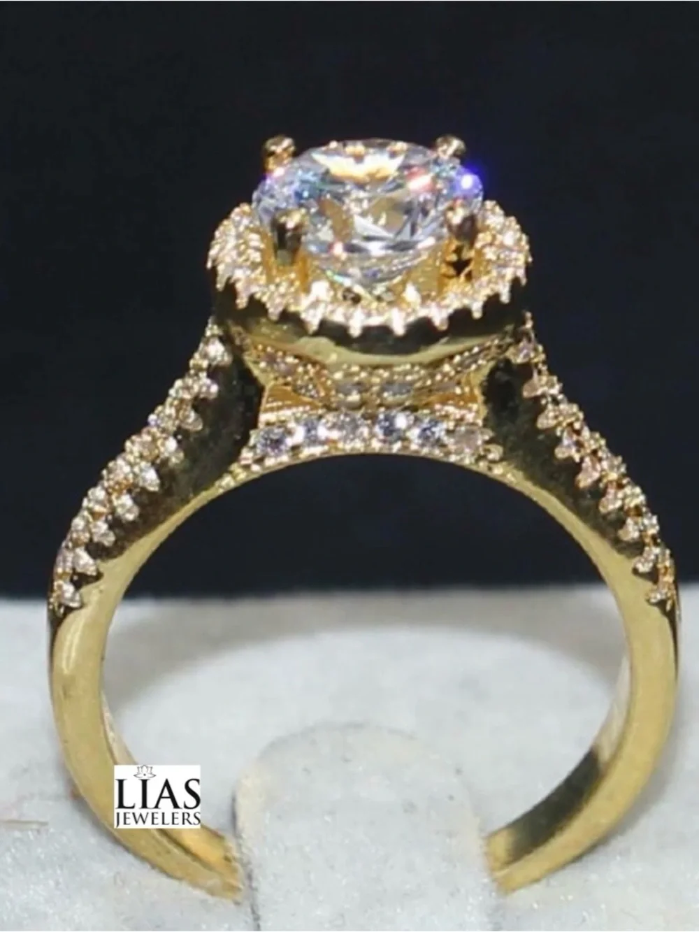 New 18k yellow gold engagement ring